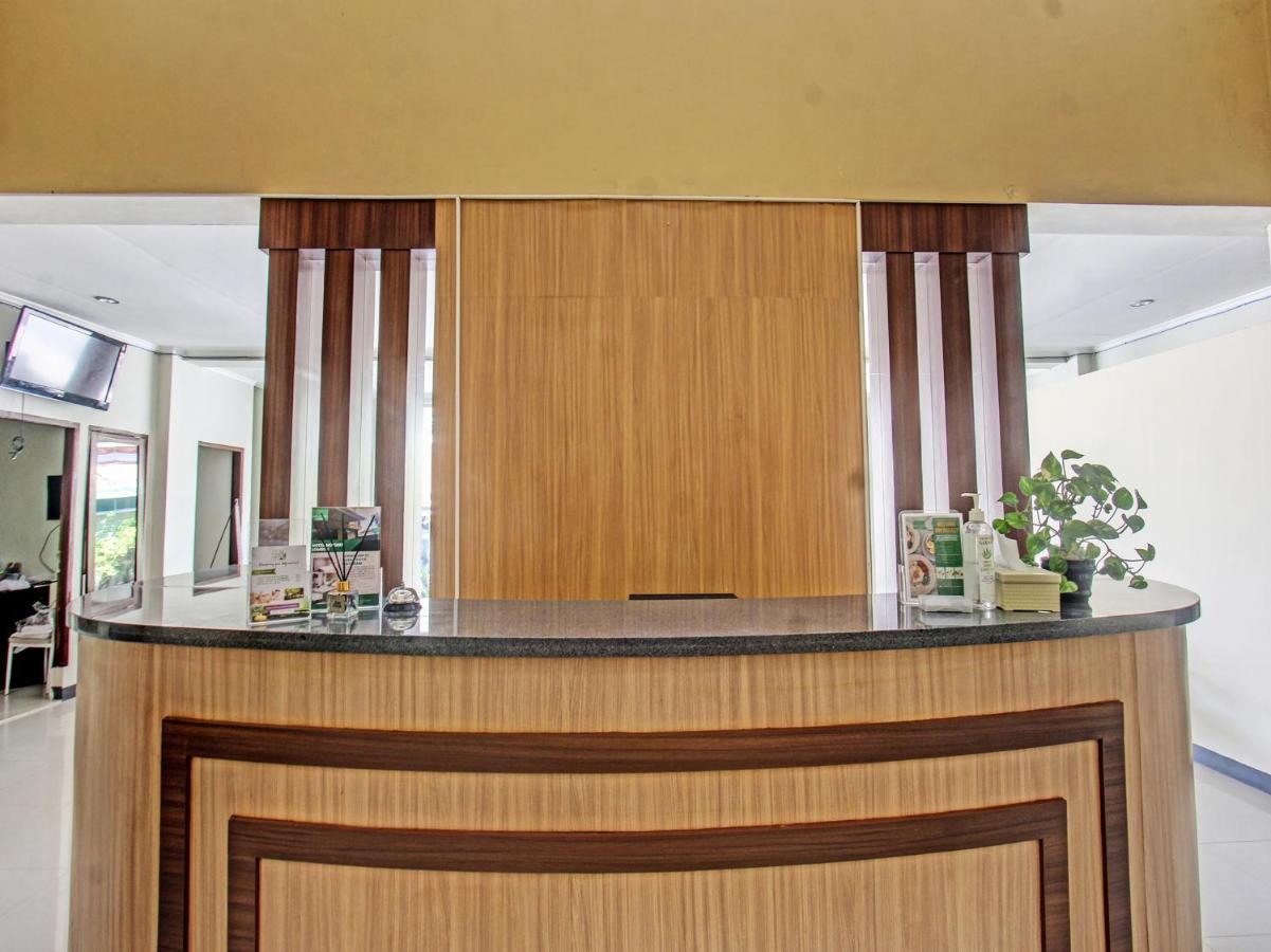 Oyo 91617 Hotel Mutiara Lombok Bagian luar foto