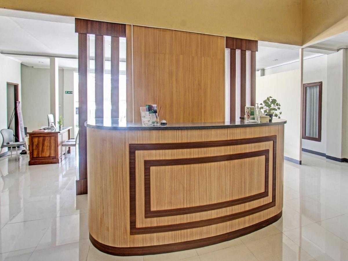 Oyo 91617 Hotel Mutiara Lombok Bagian luar foto