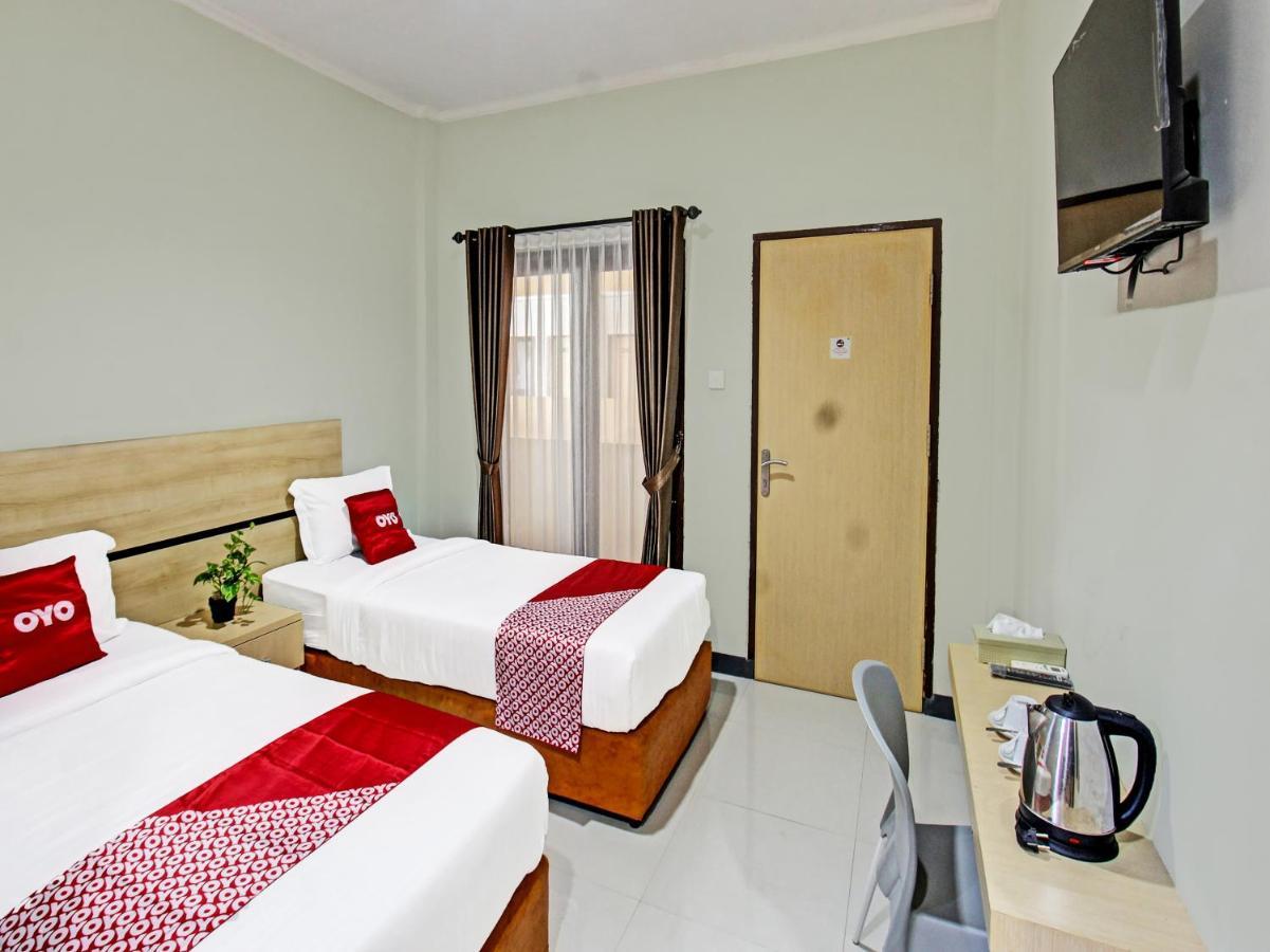 Oyo 91617 Hotel Mutiara Lombok Bagian luar foto