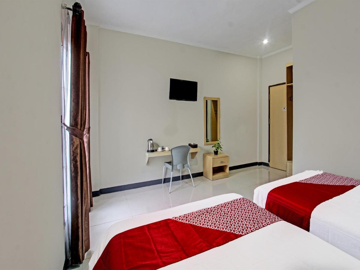 Oyo 91617 Hotel Mutiara Lombok Bagian luar foto